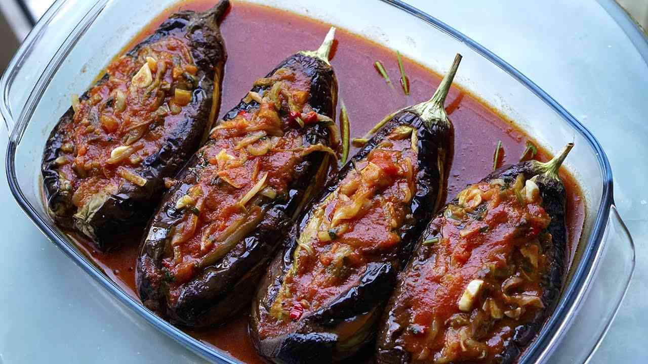 İmam Bayıldı (Turkish Stuffed Eggplant)
